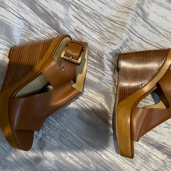 Everything must go designer’s sale. - Picture 2 of 2